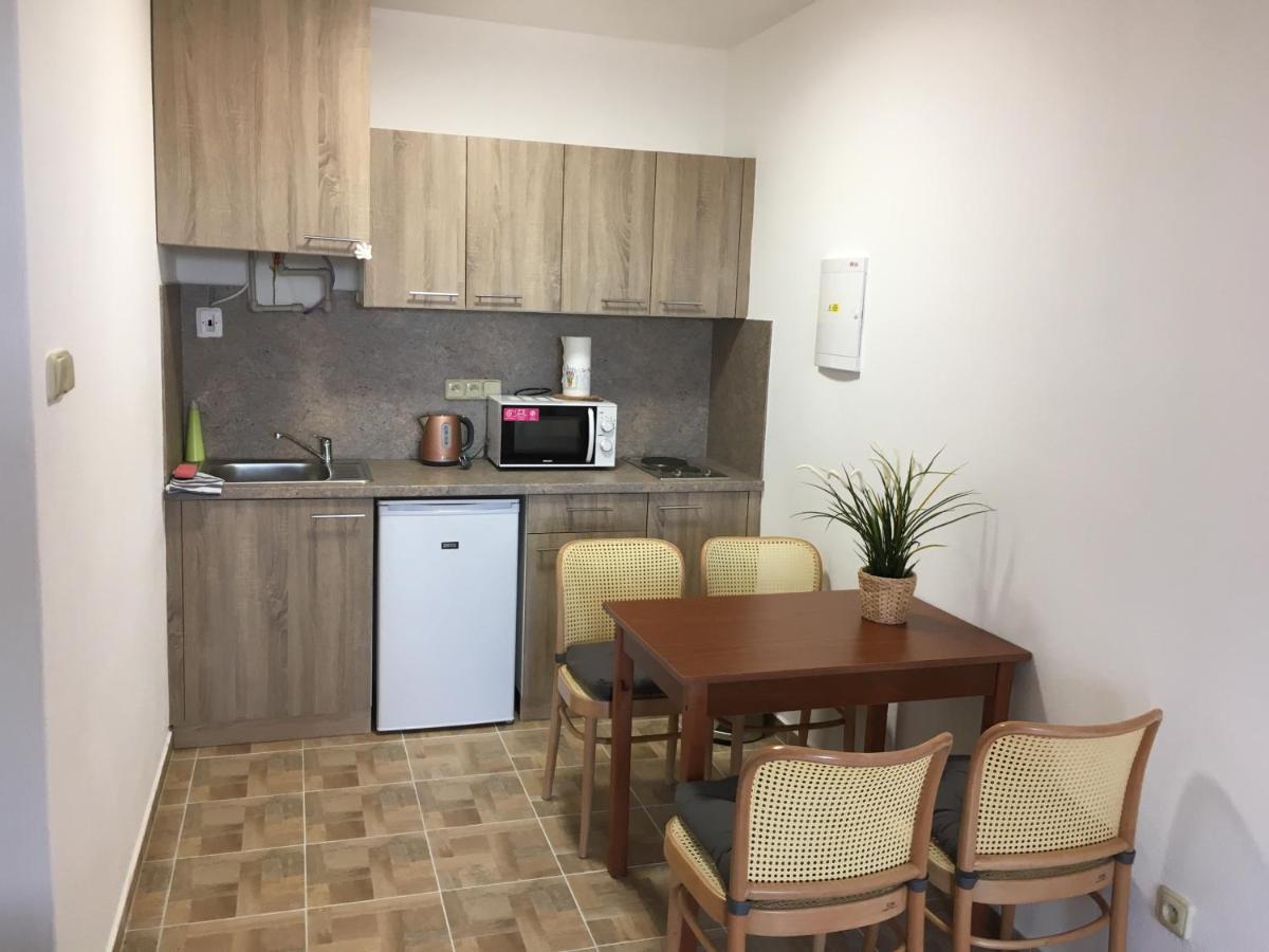 Apartmany S Klimatizaci - Penzion U Kudlacku Pouzdrany Exterior foto