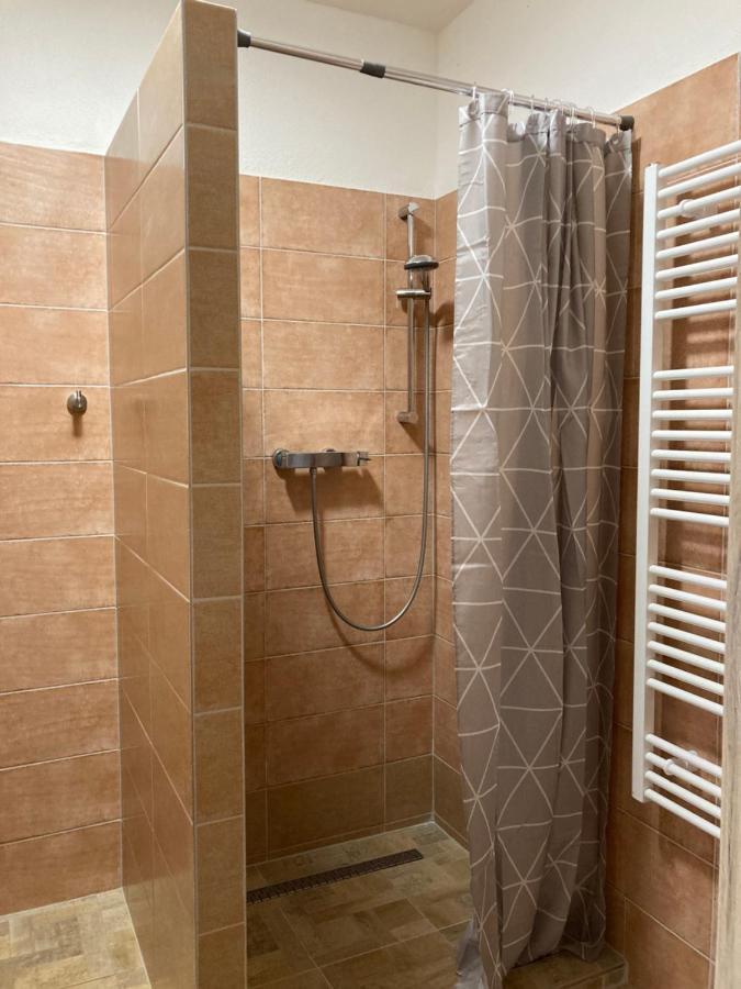 Apartmany S Klimatizaci - Penzion U Kudlacku Pouzdrany Exterior foto