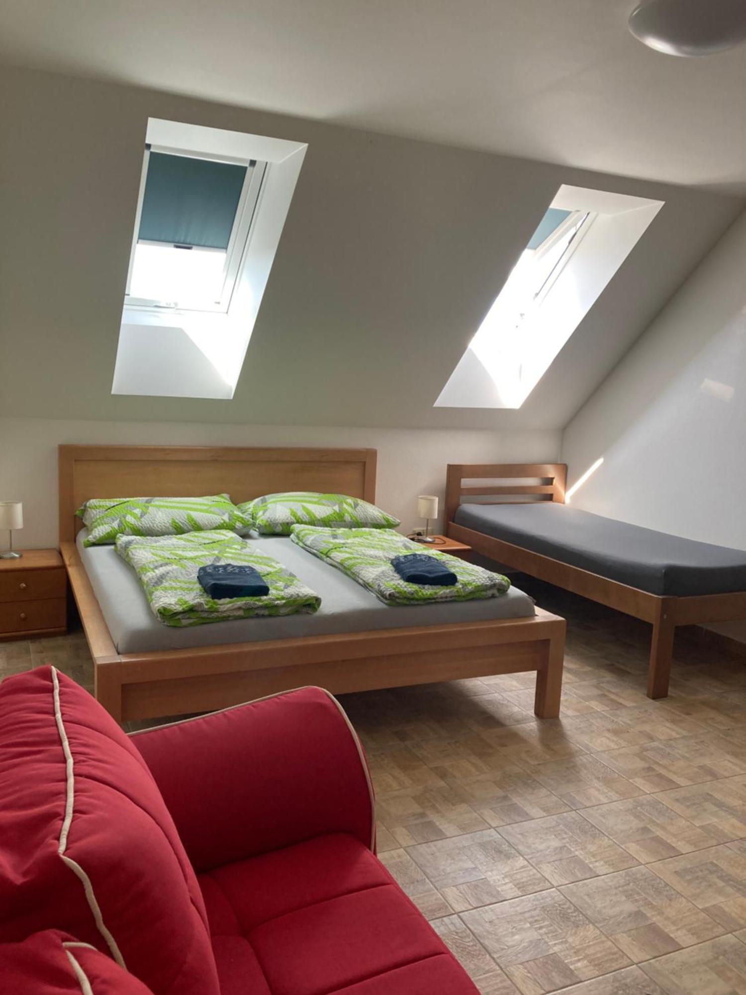 Apartmany S Klimatizaci - Penzion U Kudlacku Pouzdrany Exterior foto